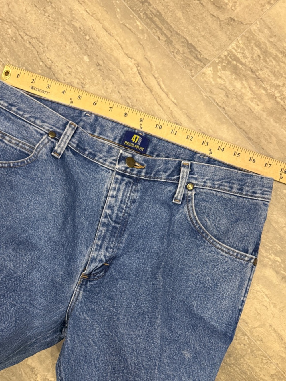 Men's Classic Blue Denim Jeans - Casual Straight Fit 47WMZSW Size 34x34 - Picture 4 of 11
